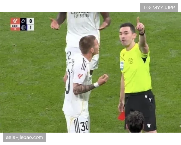 西甲裁判委员会发布新规，明确对围攻裁判行为的处罚将直接出示红牌